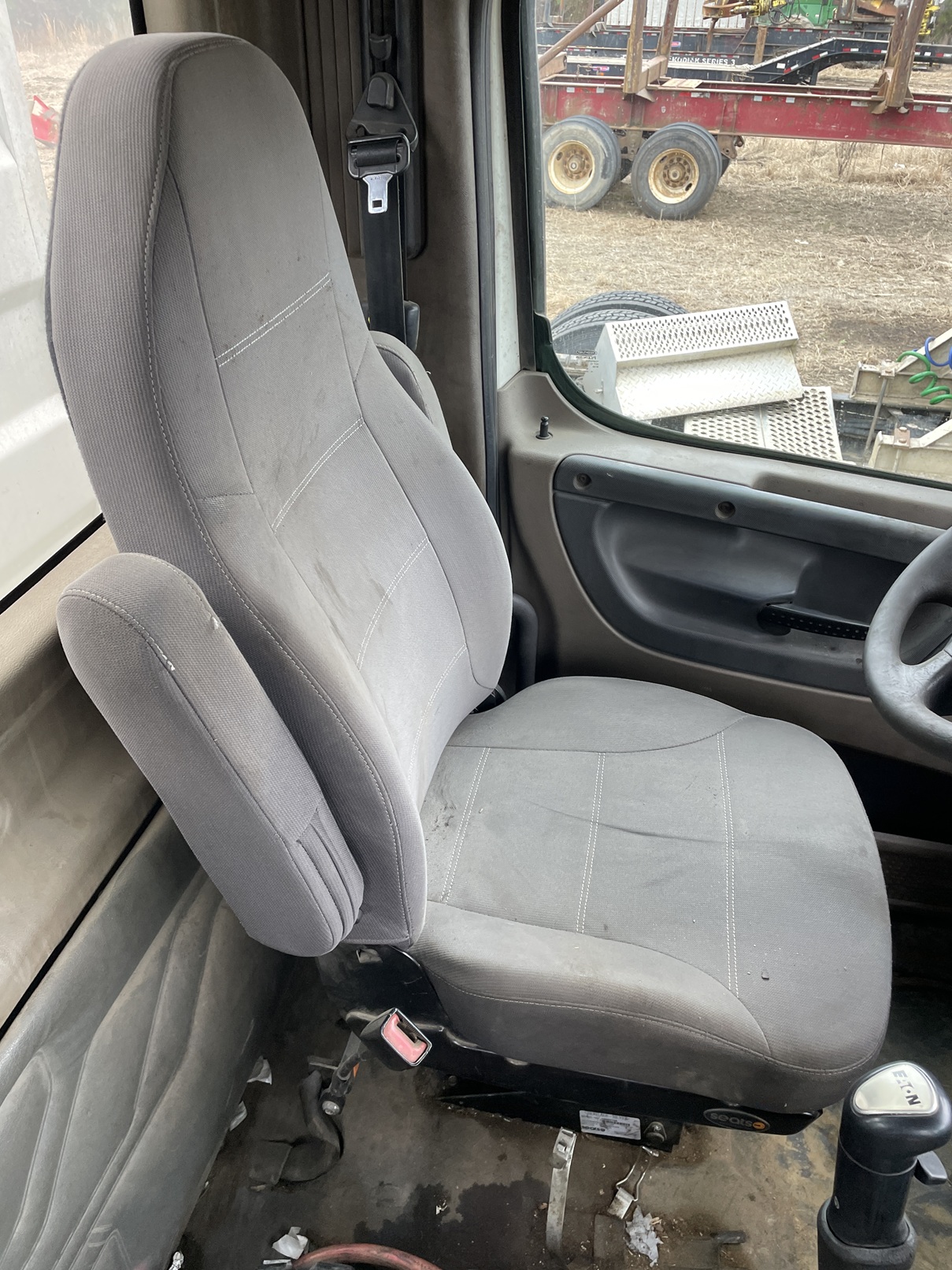 2012 FREIGHTLINER Cascadia - Image 14